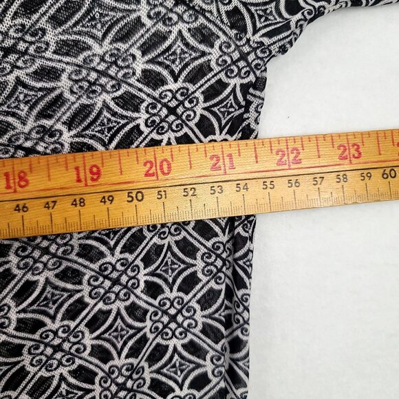 Robert Louis Medium Black White Geometric Print Tunic Top Flowy Design - Picture 9 of 10